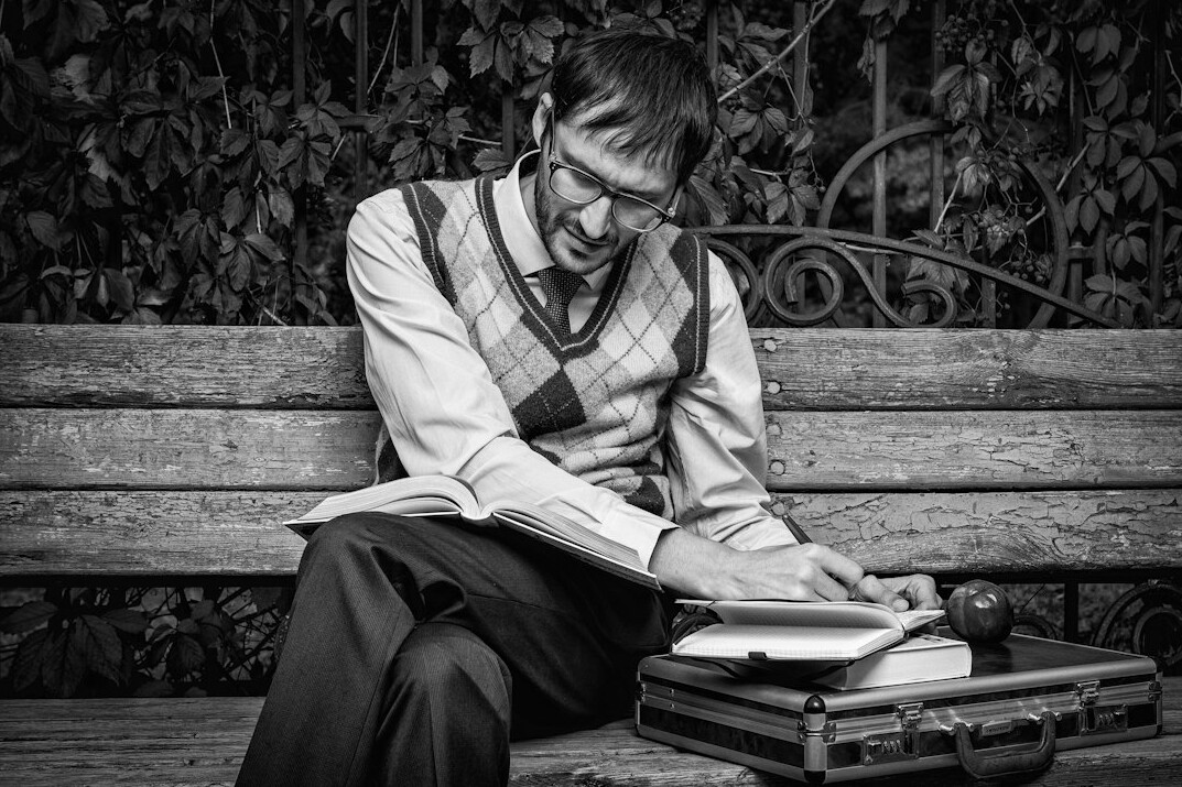 detective reading old letters